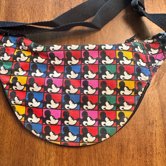 Vintage Disney Mickey & Co. Mickey Mouse Fanny Pack/Cross Body Purse - Picture 2 of 5